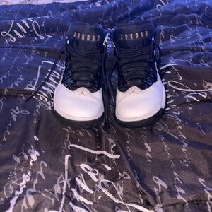 Size 9 - Air Jordan Max Aura 2 White Black Gold